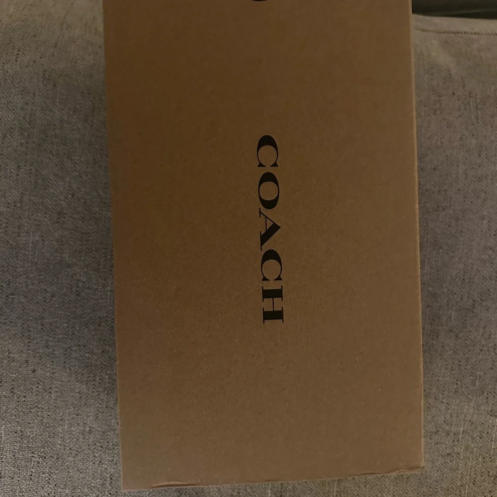 NWT- Coach White Clip Court Low Top Sneakers- size 7 - Picture 8 of 10